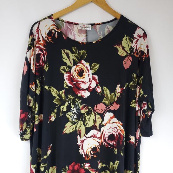 The Zig Zag Stripe Womens Black Floral Print Half Slv Flowy Silky Blouse Sz 2X - Picture 2 of 9